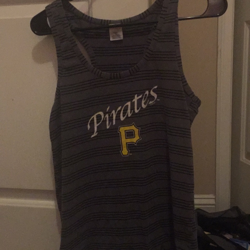 Pirates top and shorts